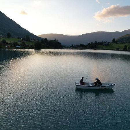 Hotel Loken Camping - Trivelig Og Idyllisk Ved Vannet Olden Exterior foto