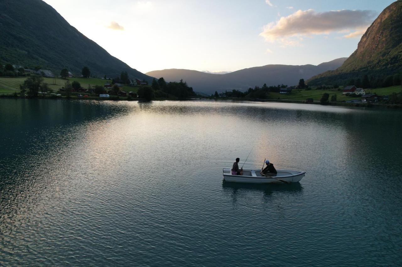 Hotel Loken Camping - Trivelig Og Idyllisk Ved Vannet Olden Exterior foto