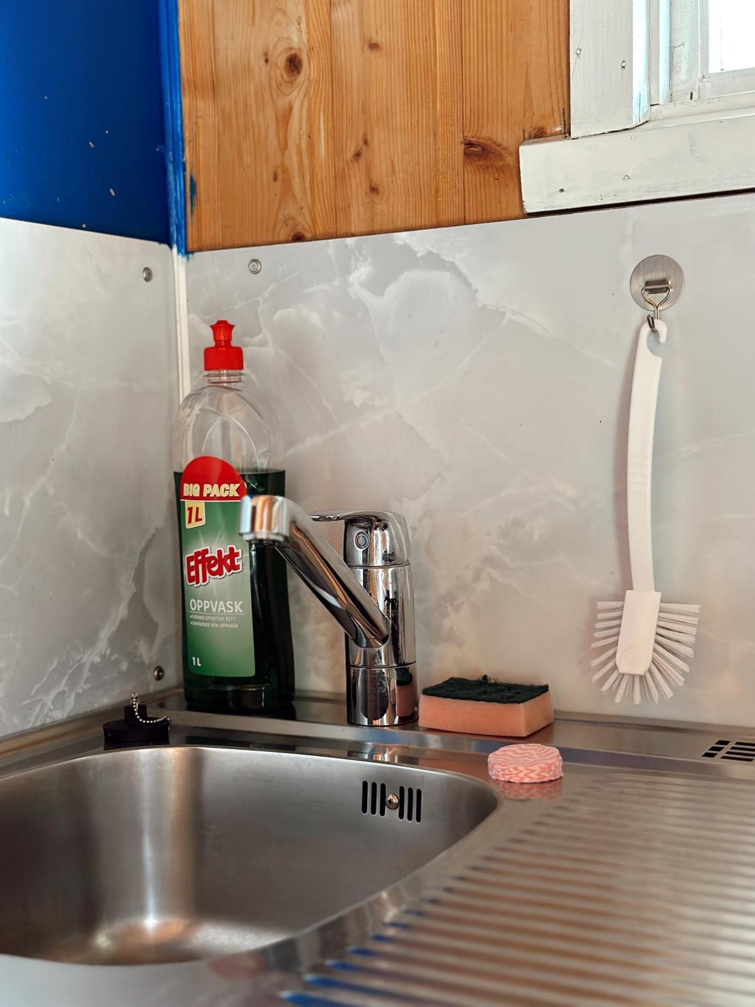 Hotel Loken Camping - Trivelig Og Idyllisk Ved Vannet Olden Exterior foto